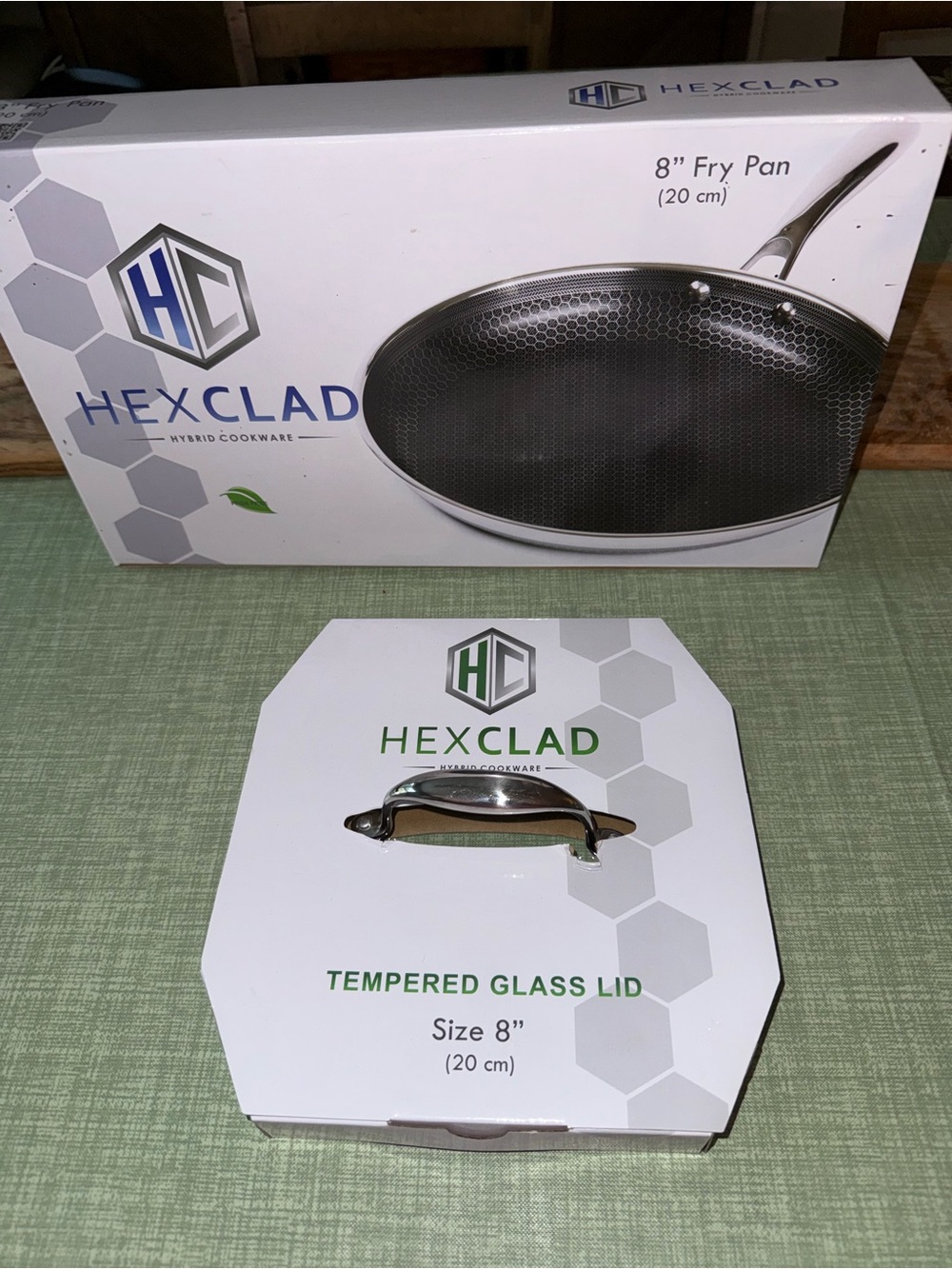 Hexclad Hybrid Cookwear 8" Fry Pan with Tempered Glass Lid - Black Gordon Ramsey
